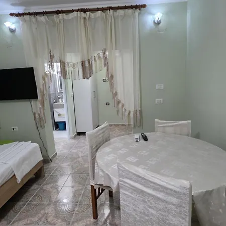 Valona ゲストハウス *